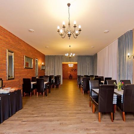 Hotel Stary Mlyn à Świdnica Extérieur photo