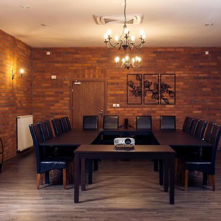 Hotel Stary Mlyn à Świdnica Extérieur photo