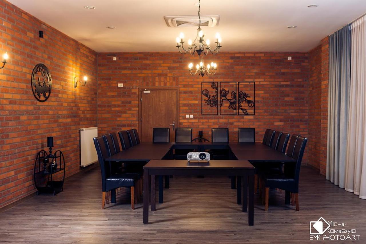 Hotel Stary Mlyn à Świdnica Extérieur photo
