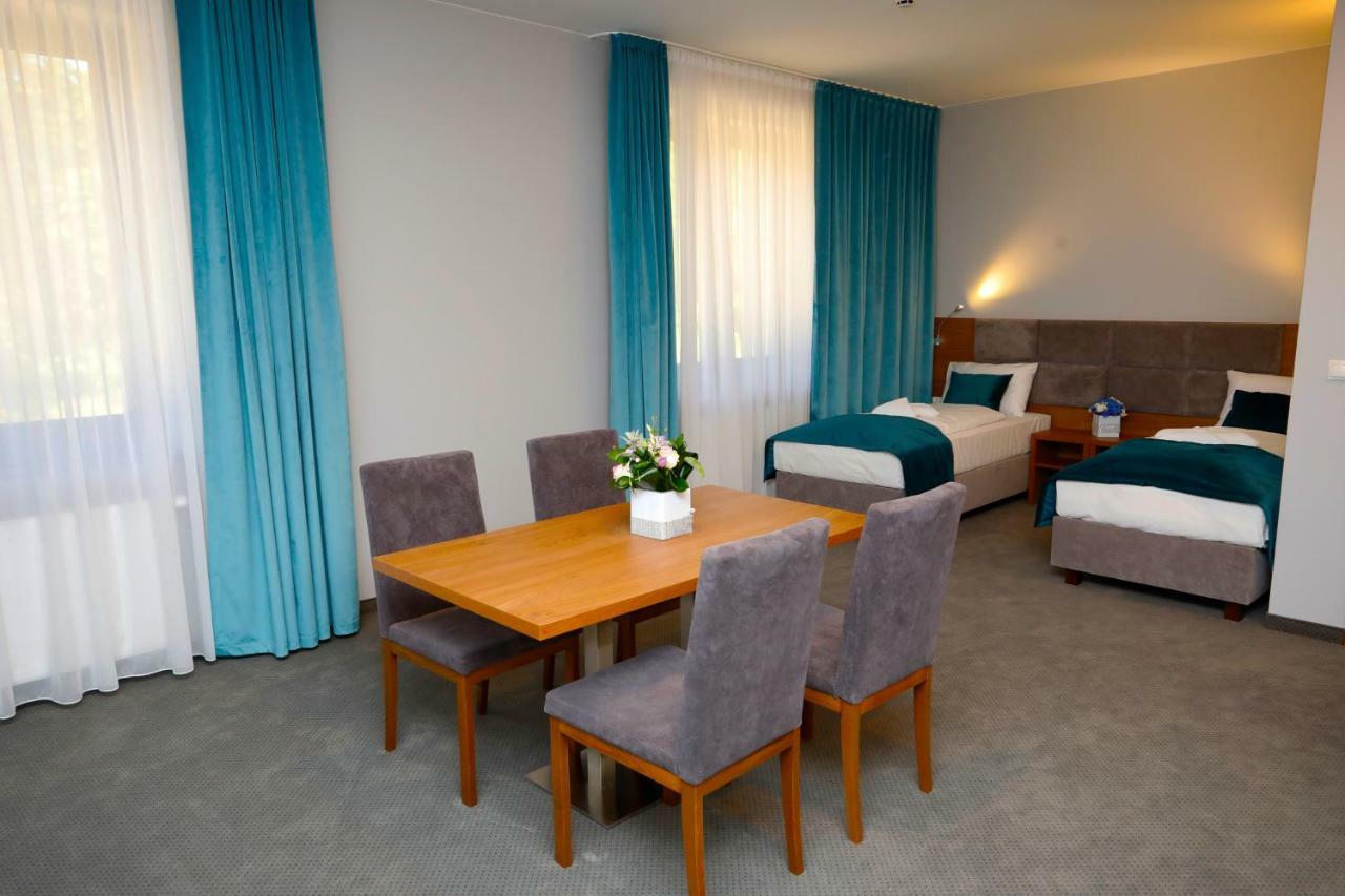 Hotel Stary Mlyn à Świdnica Extérieur photo