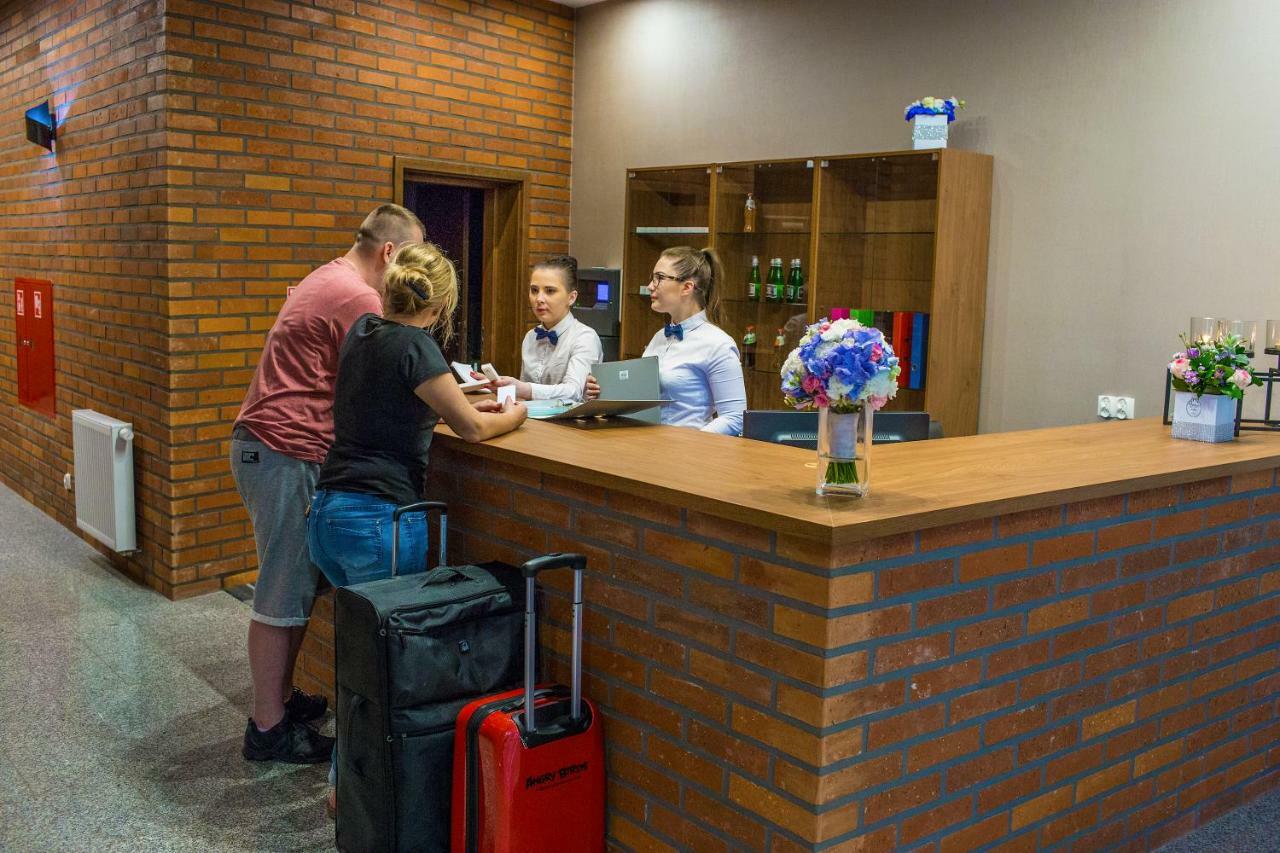 Hotel Stary Mlyn à Świdnica Extérieur photo