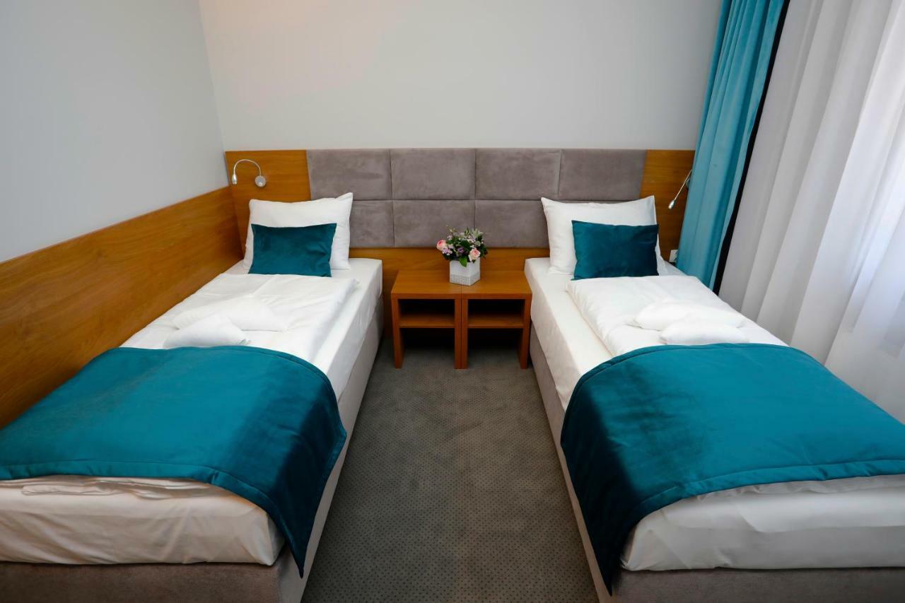 Hotel Stary Mlyn à Świdnica Extérieur photo