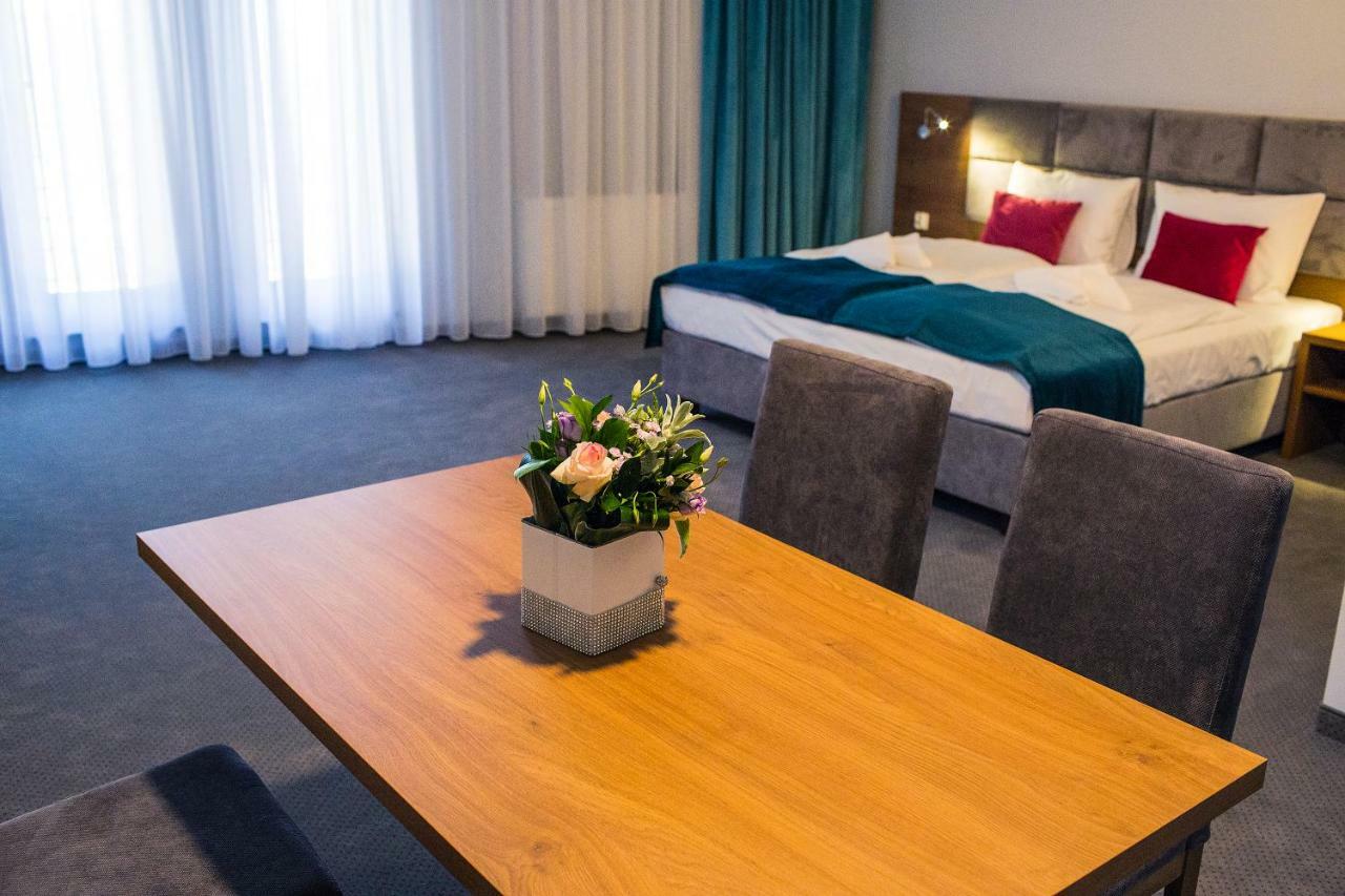Hotel Stary Mlyn à Świdnica Extérieur photo