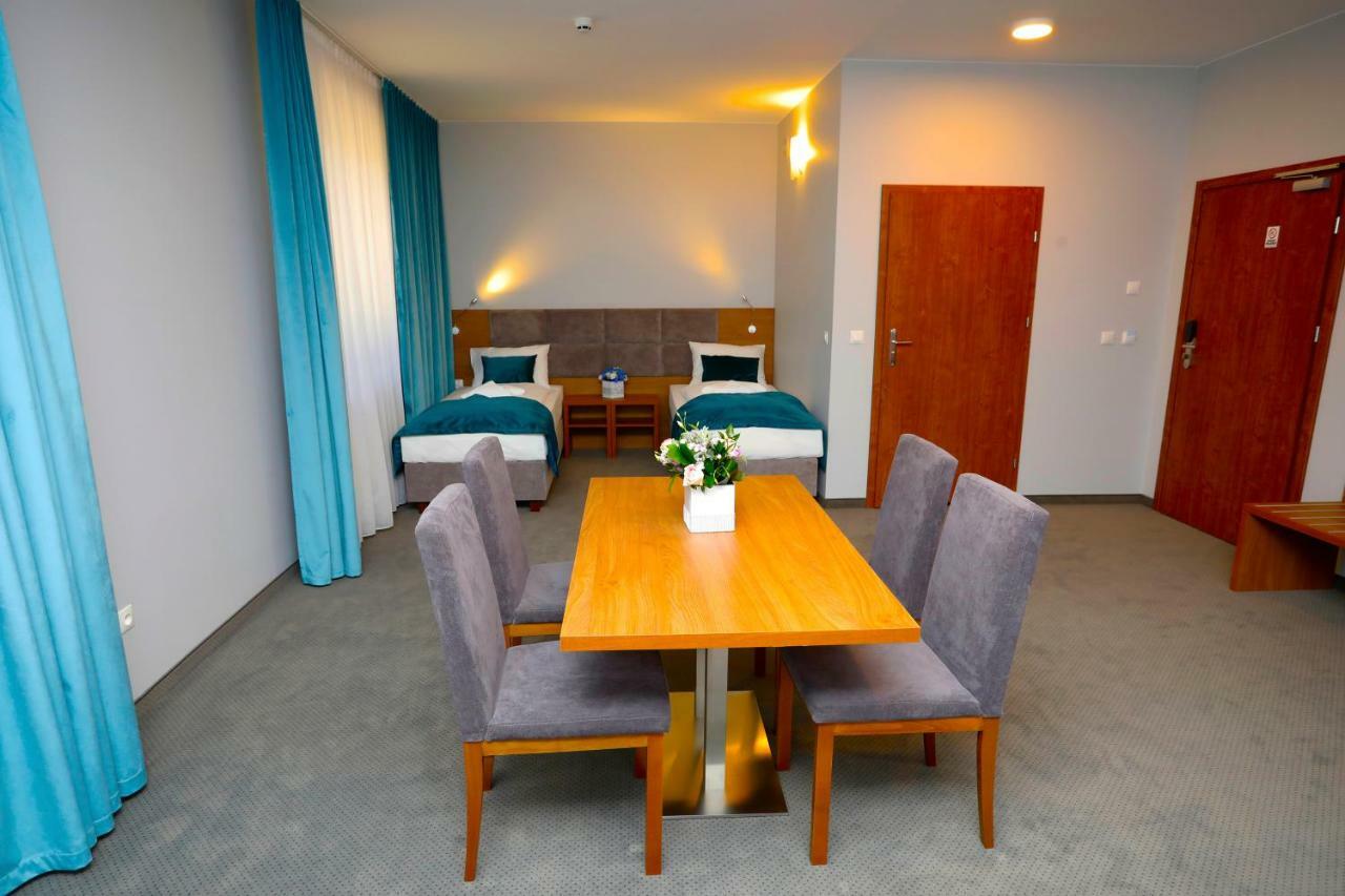 Hotel Stary Mlyn à Świdnica Extérieur photo